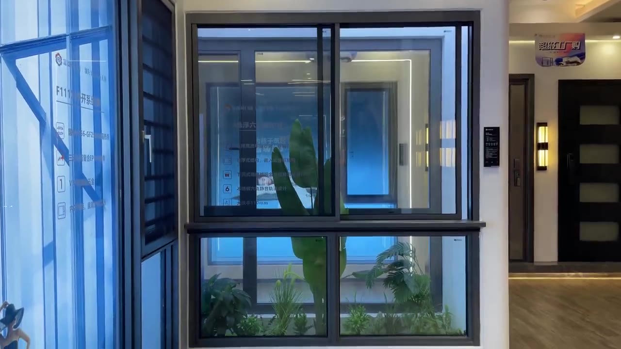 Double-Hung Aluminium Window Display video cover
