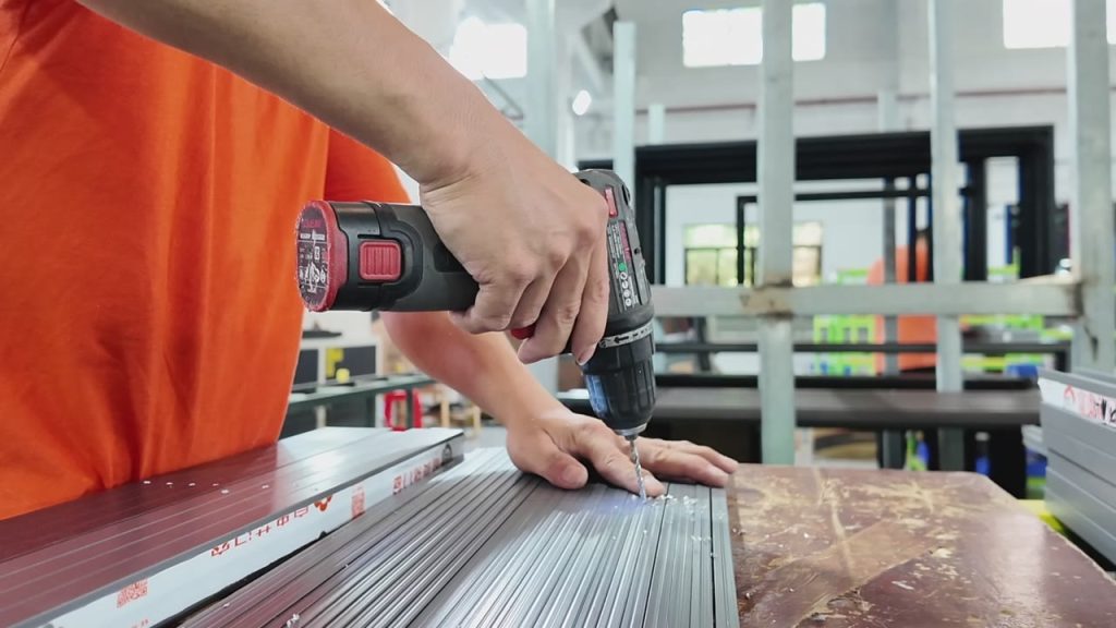 Drilling and Fastening Aluminum Window Profiles