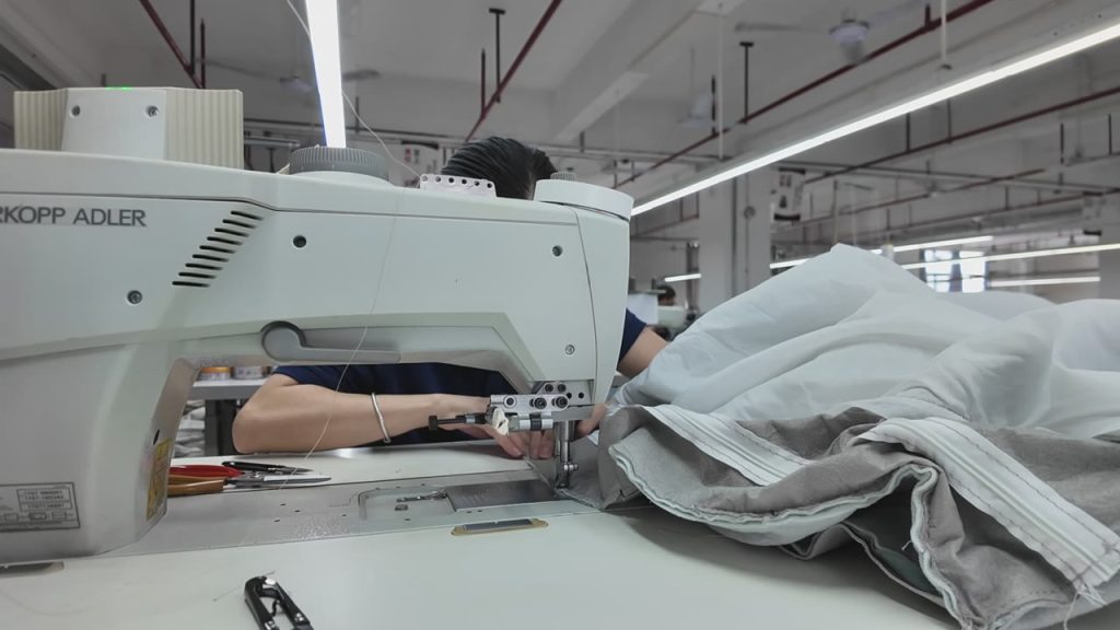 Industrial Sewing Machine for Furniture Upholstery